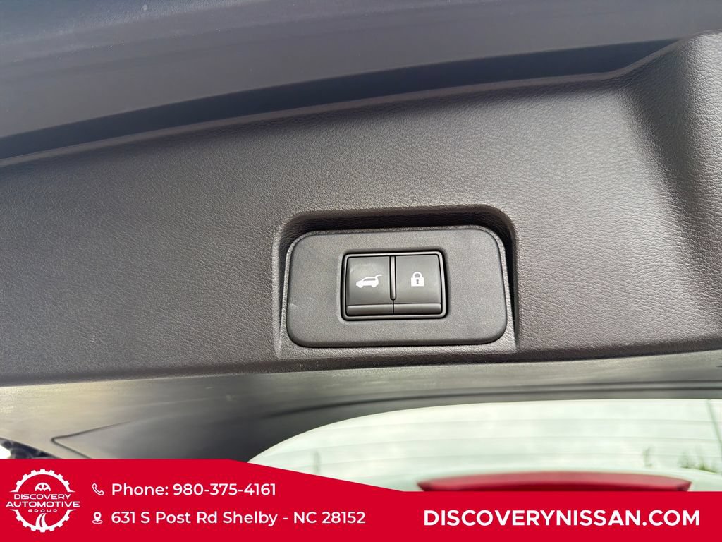 Certified 2024 Nissan Rogue SV FWD image 32