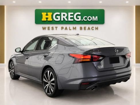 Used 2019 Nissan Altima 2.5 SR FWD image 2