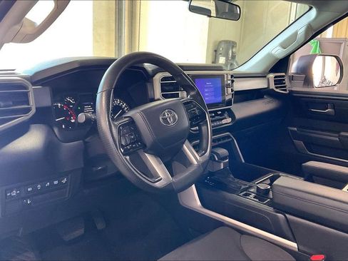 Used 2022 Toyota Tundra SR5 AWD/4WD image 4