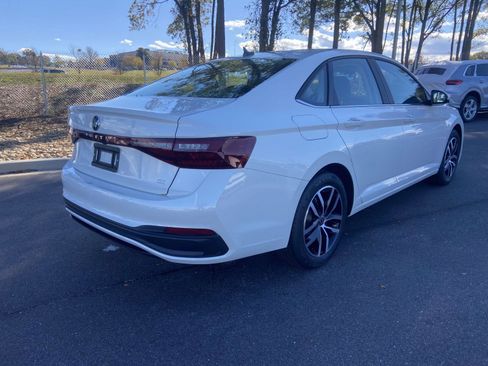 New 2026 Volkswagen Jetta SE image 9