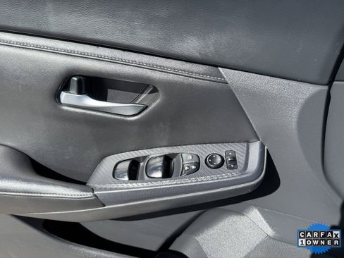 Certified 2023 Nissan Sentra SV image 23