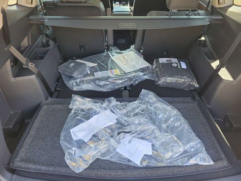 New 2026 Volkswagen Atlas SE image 6