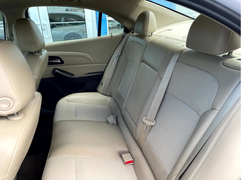 Used 2016 Chevrolet Malibu LT FWD image 10