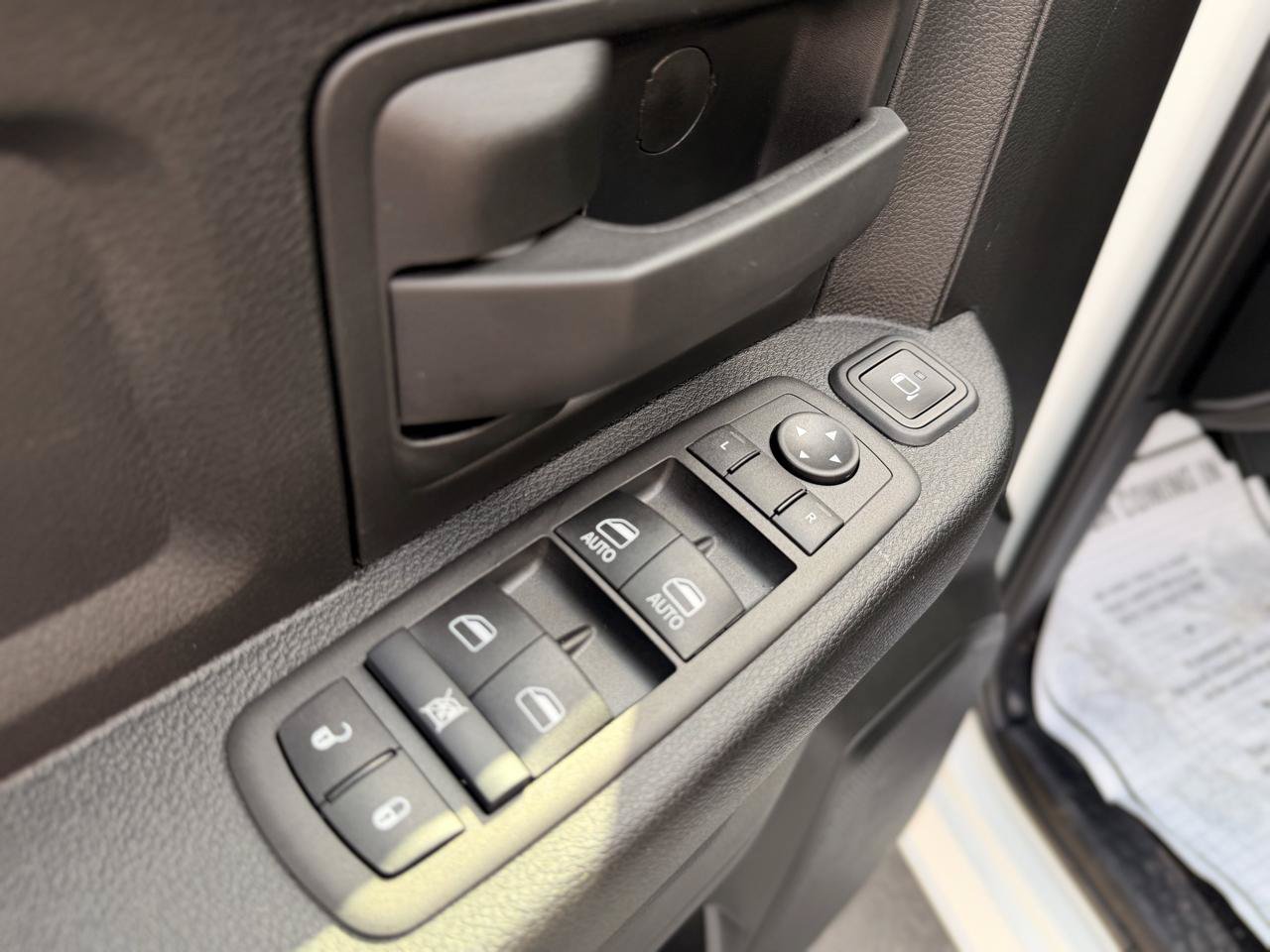 Used 2024 RAM 3500 Tradesman w/ Chrome Appearance Group AWD/4WD image 12