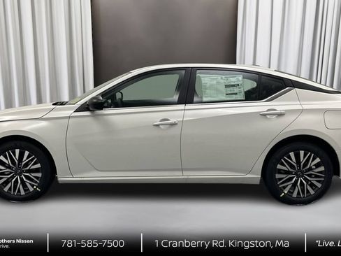 New 2026 Nissan Altima 2.5 SV FWD image 8
