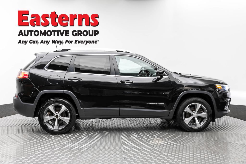 Used 2021 Jeep Cherokee Limited w/ Mopar Interior Package AWD/4WD image 5