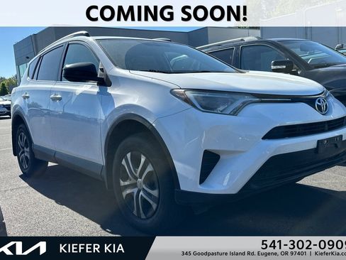 Used 2016 Toyota RAV4 LE AWD/4WD image 1