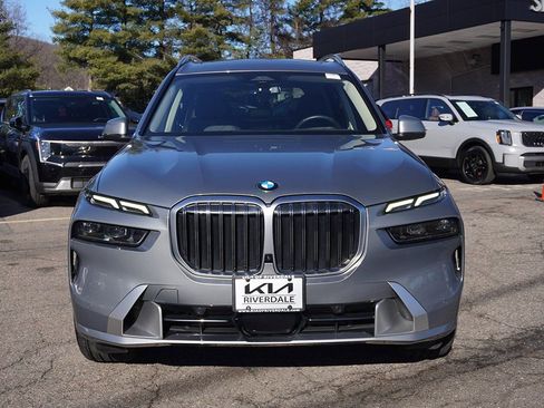 Used 2023 BMW X7 xDrive40i w/ Parking Assistance Package AWD/4WD image 13