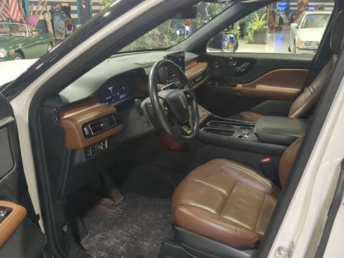 Used 2023 Lincoln Aviator Grand Touring w/ Elements Package Plus AWD/4WD image 28