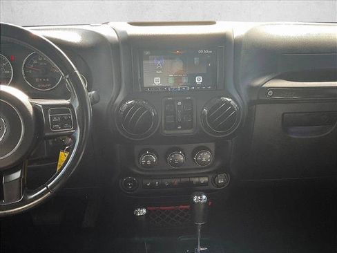 Used 2018 Jeep Wrangler Unlimited Rubicon AWD/4WD image 6
