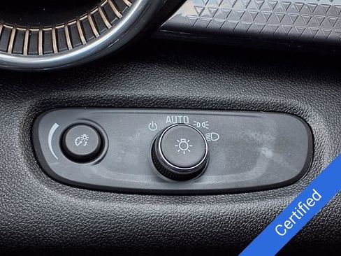 Used 2025 Chevrolet Trax ACTIV w/ Sunroof Package image 16