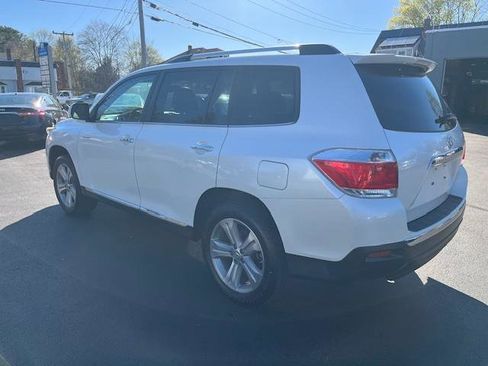 Used 2012 Toyota Highlander Limited w/ Tow Pkg AWD/4WD image 3