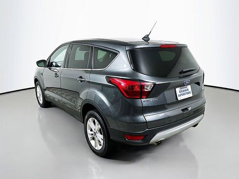 Used 2019 Ford Escape SE image 5