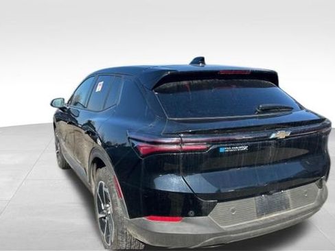 Used 2025 Chevrolet Equinox EV LT image 4