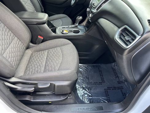 Used 2019 Chevrolet Equinox LT FWD image 10