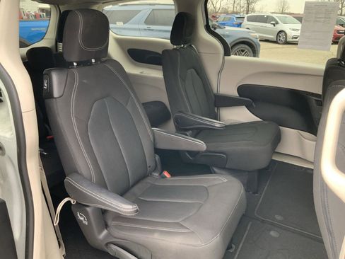 Used 2023 Chrysler Voyager LX image 52