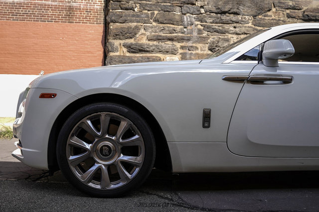 Used 2017 Rolls-Royce Wraith RWD image 4