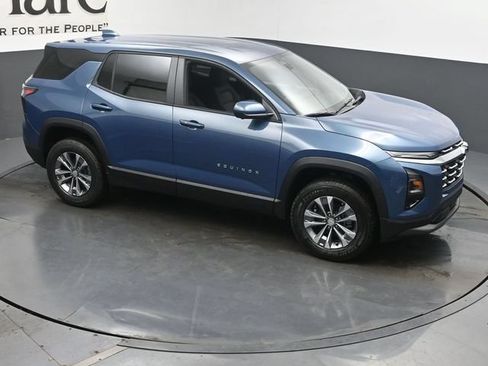 New 2026 Chevrolet Equinox LT w/ Safety and Technology Package FWD image 16