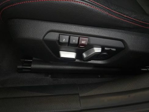 Used 2017 BMW 330i xDrive Sedan AWD/4WD image 25