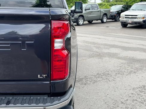 Used 2024 Chevrolet Silverado 2500 LT AWD/4WD image 11