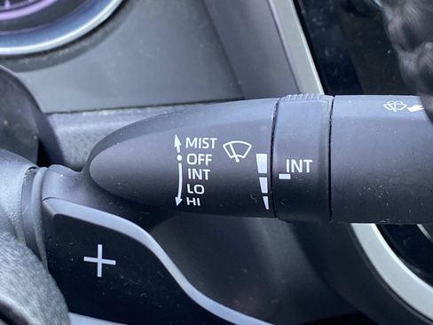 Used 2020 Toyota Camry SE w/ Carpet Mat Package FWD image 18