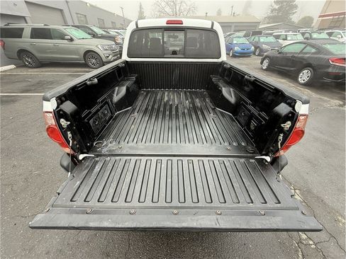 Used 2006 Toyota Tacoma PreRunner image 21