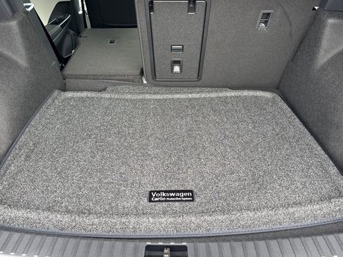 New 2026 Volkswagen Taos SE image 15