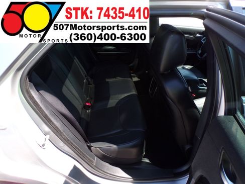 Used 2014 Chrysler 300 C image 16