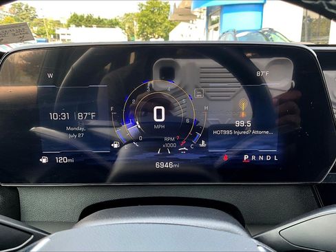 Used 2025 Chevrolet Traverse LT w/ Sun and Wheel Package FWD image 22