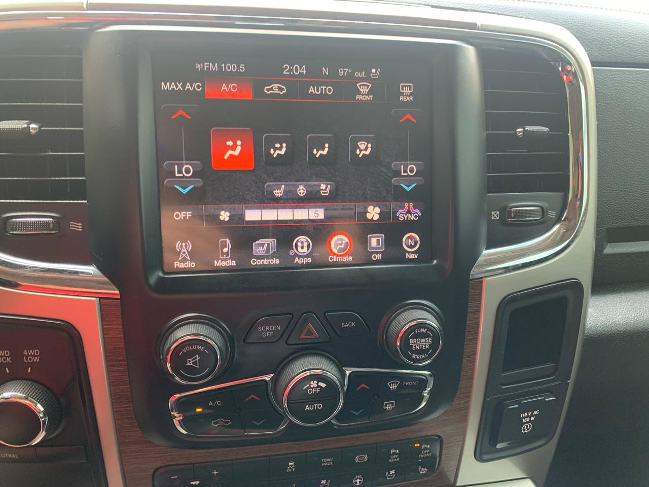 Used 2016 RAM 2500 Laramie AWD/4WD image 28
