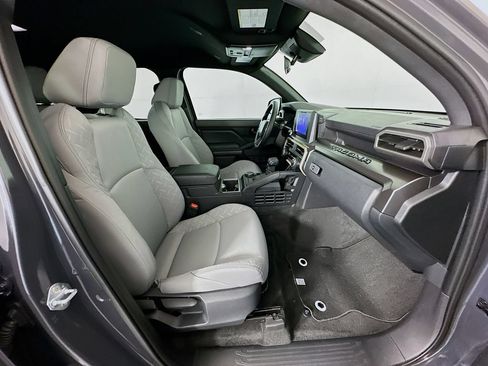 Certified 2025 Toyota Tacoma SR5 AWD/4WD image 27