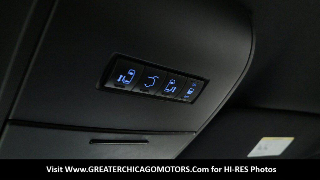 Used 2015 Dodge Grand Caravan SXT w/ Blacktop Package FWD image 27