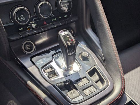 Used 2020 Jaguar F-TYPE Checkered Flag image 33