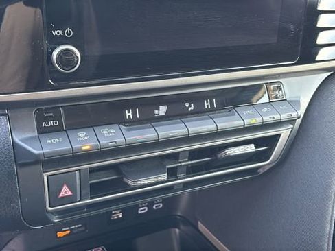 Used 2025 Toyota Camry LE image 21