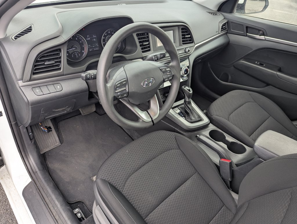 Used 2019 Hyundai Elantra SE w/ Cargo Package FWD image 22