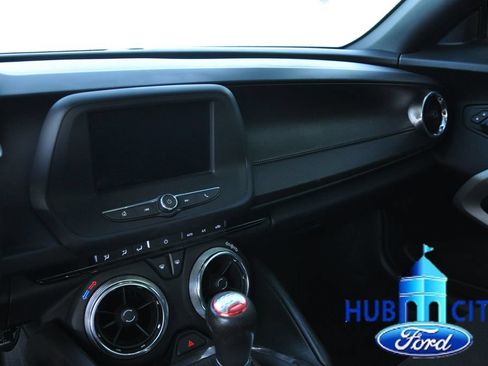 Used 2020 Chevrolet Camaro LT RWD image 15
