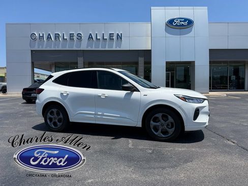Used 2024 Ford Escape ST-Line w/ Tech Pack #1 FWD image 2