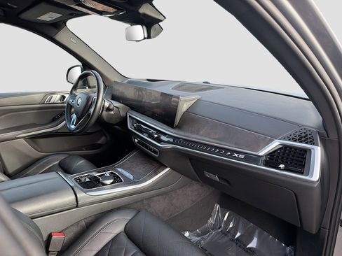 Used 2024 BMW X5 xDrive40i w/ Premium Package image 15