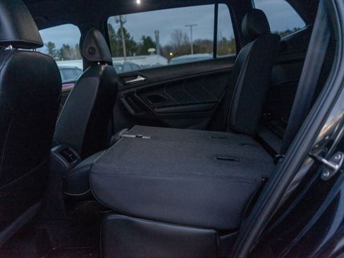 Certified 2023 Volkswagen Tiguan SE R-Line image 21