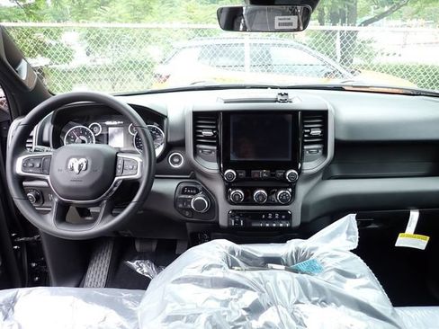 New 2026 RAM 1500 Express AWD/4WD image 16
