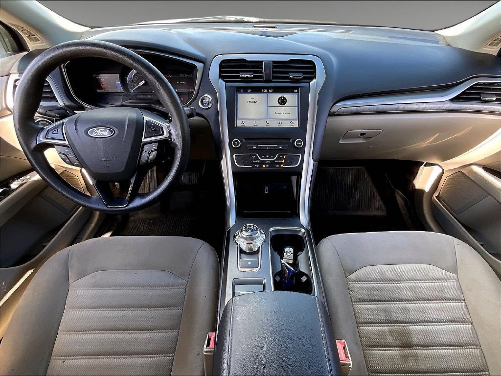 Used 2018 Ford Fusion SE w/ Fusion SE Technology Package FWD image 20
