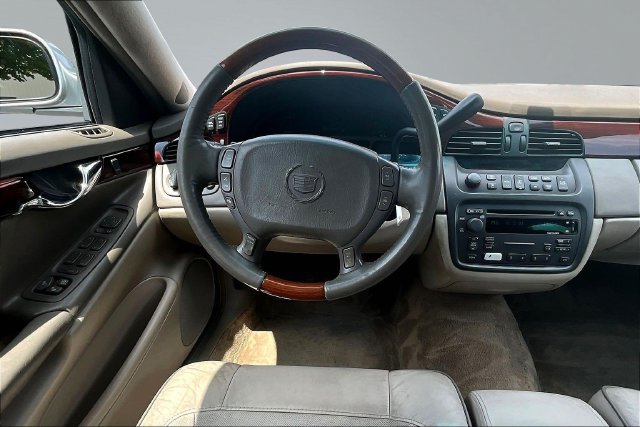 Used 2005 Cadillac De Ville w/ Limited Edition Package FWD image 8