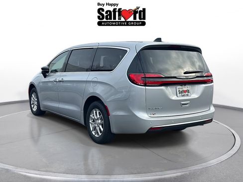 New 2026 Chrysler Pacifica Select FWD image 4