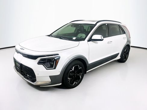 Used 2023 Kia Niro Wave FWD image 3