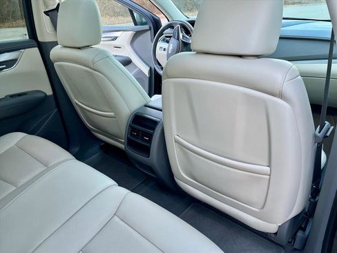 Used 2018 Cadillac XT5 Luxury w/ Driver Awareness Package image 23