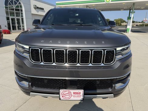 Used 2024 Jeep Wagoneer Series II AWD/4WD image 3