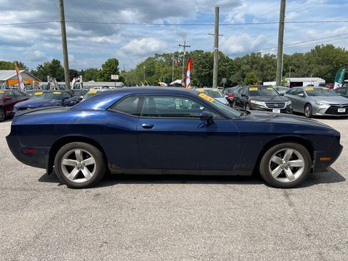 Used 2013 Dodge Challenger SXT Plus image 3