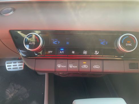 Used 2025 Hyundai Elantra Sport FWD image 10
