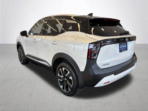 Certified 2025 Nissan Kicks SR FWD image 11