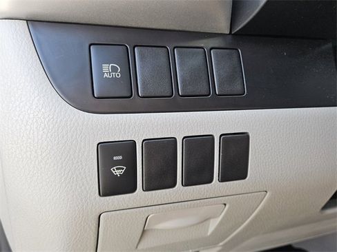 Used 2019 Toyota Highlander LE image 29